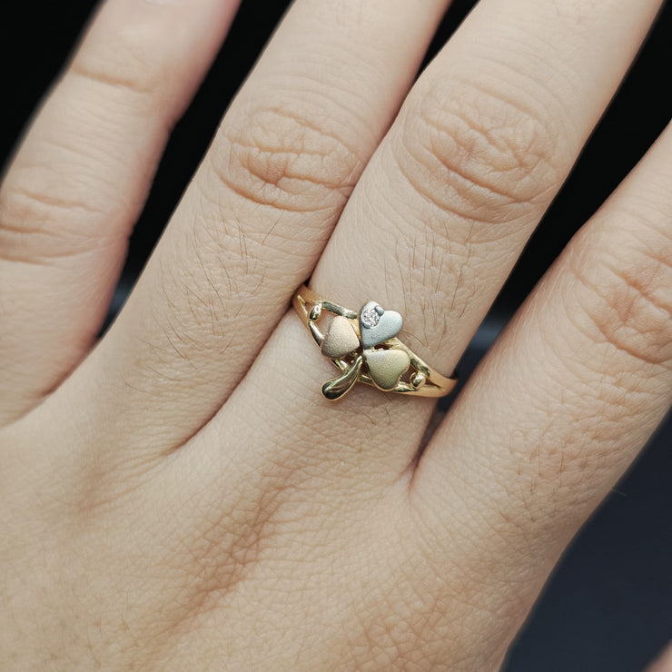 Clover Ring