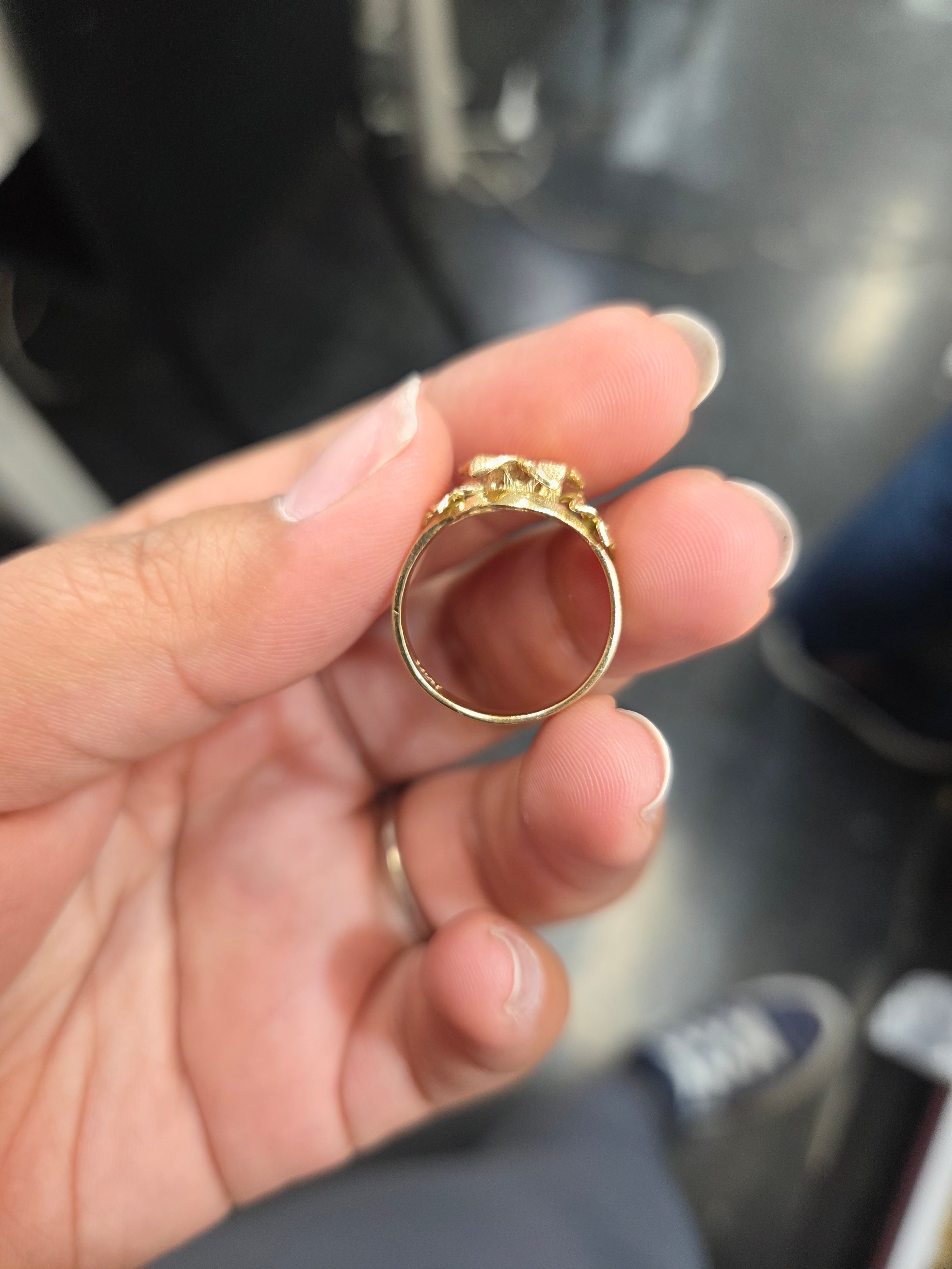 Anillo de flor hawaiana