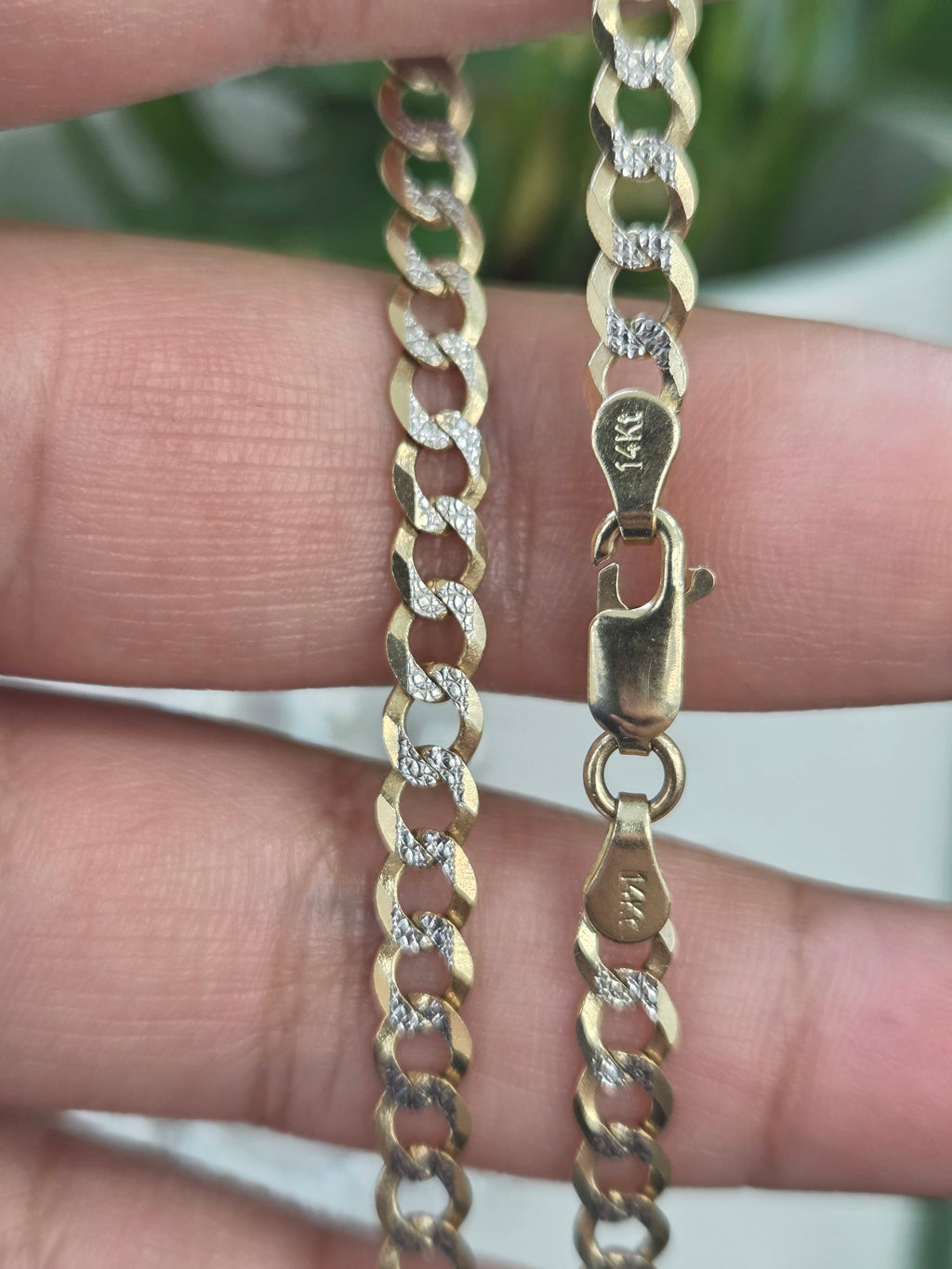 Cadena cubana dos tonos