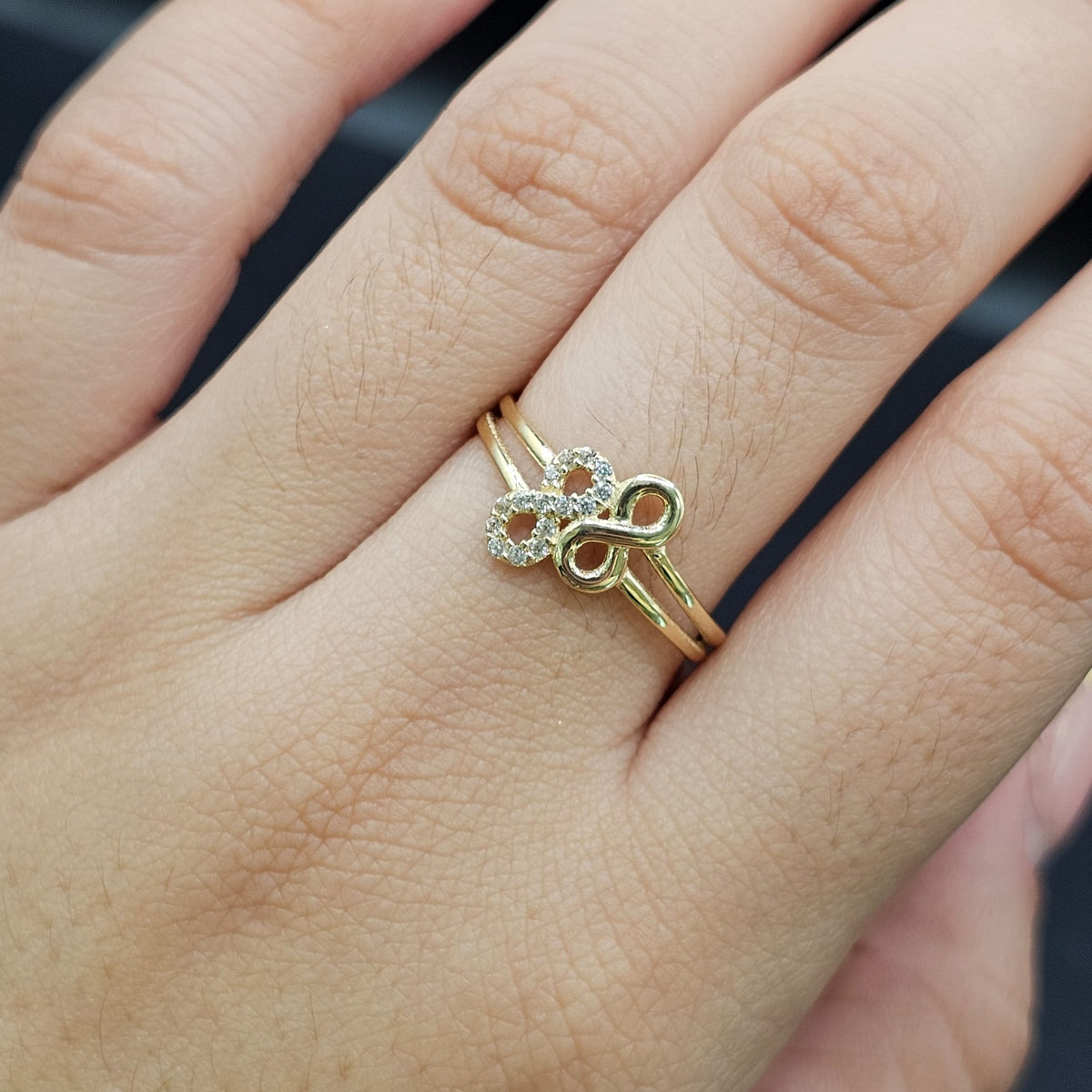 Anillo de doble infinito